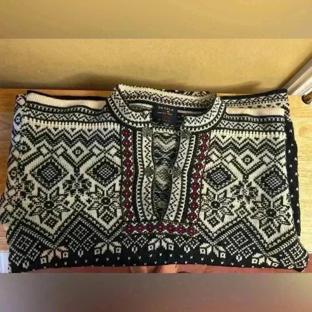 DEVOLD of NORWAY 1853 - wool sweater - size medium
